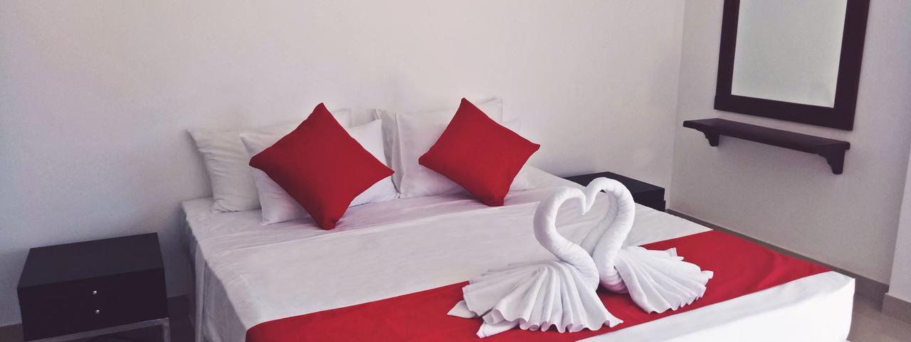 Grand Riverine Bed and Breakfast Kotugoda Exterior foto